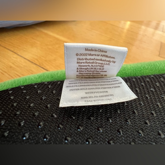 M&M's Green Plush Slippers One Size for Adults - Picture 4 of 5